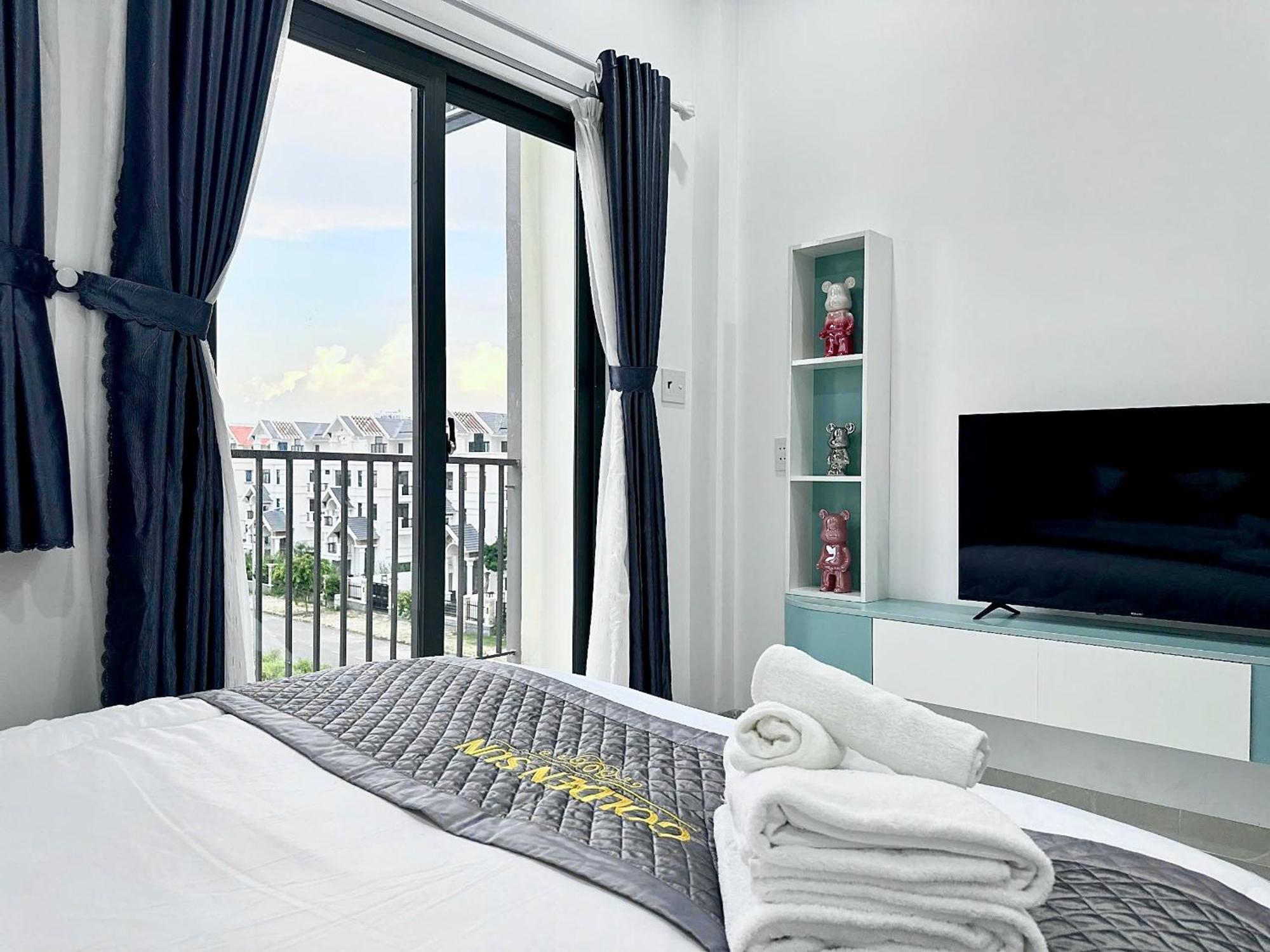 Golden Sun 5 Hotel