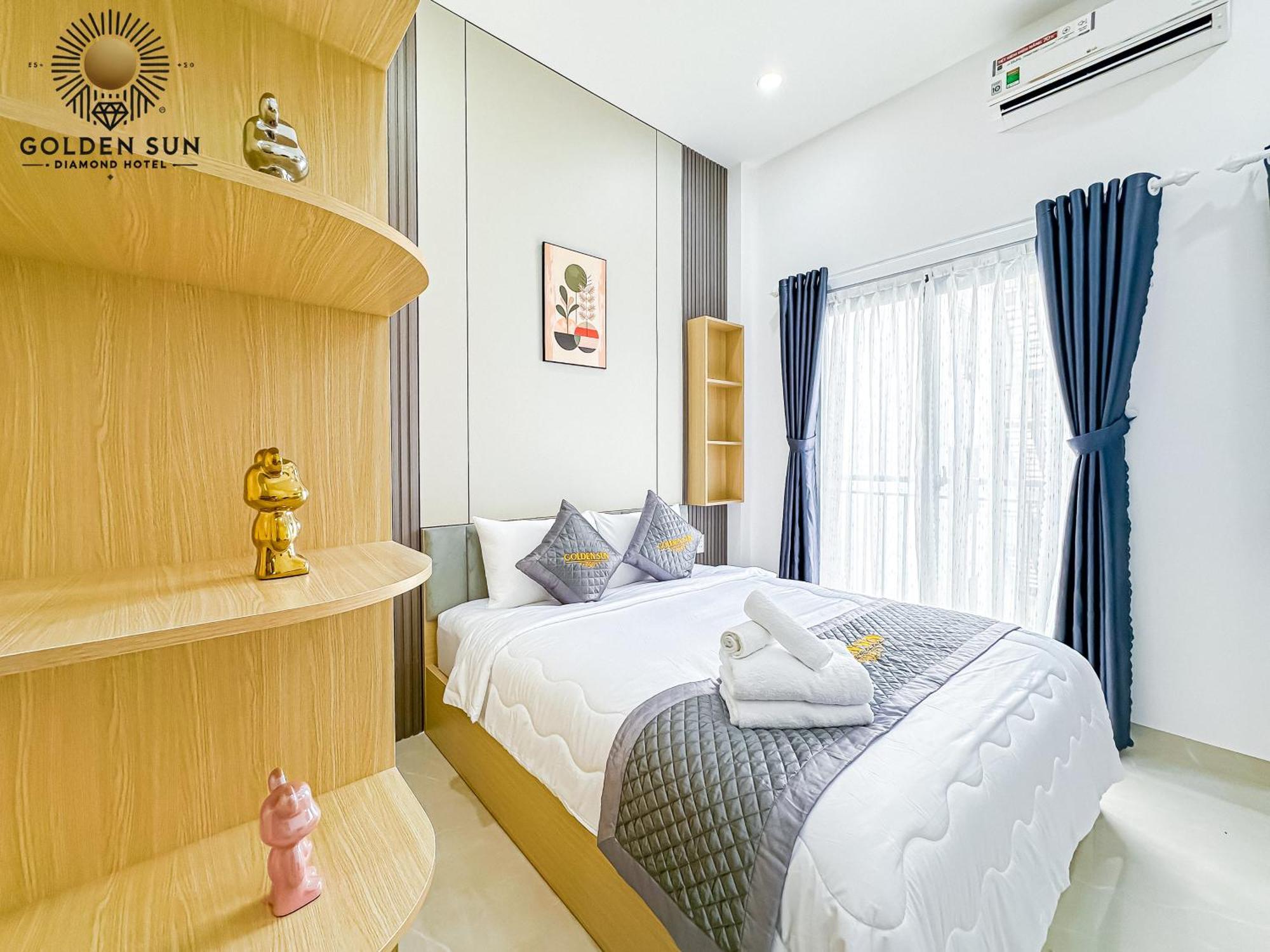 Golden Sun 5 Hotel
